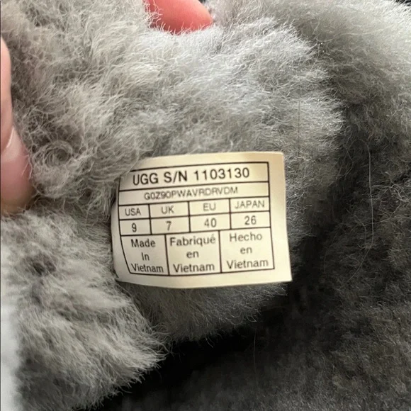 UGG Mini Bailey Bow II and Care Kit - Picture 3 of 9